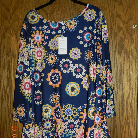 NWT Womens Xuerry Blue Multi Colored Top - Picture 1 of 4